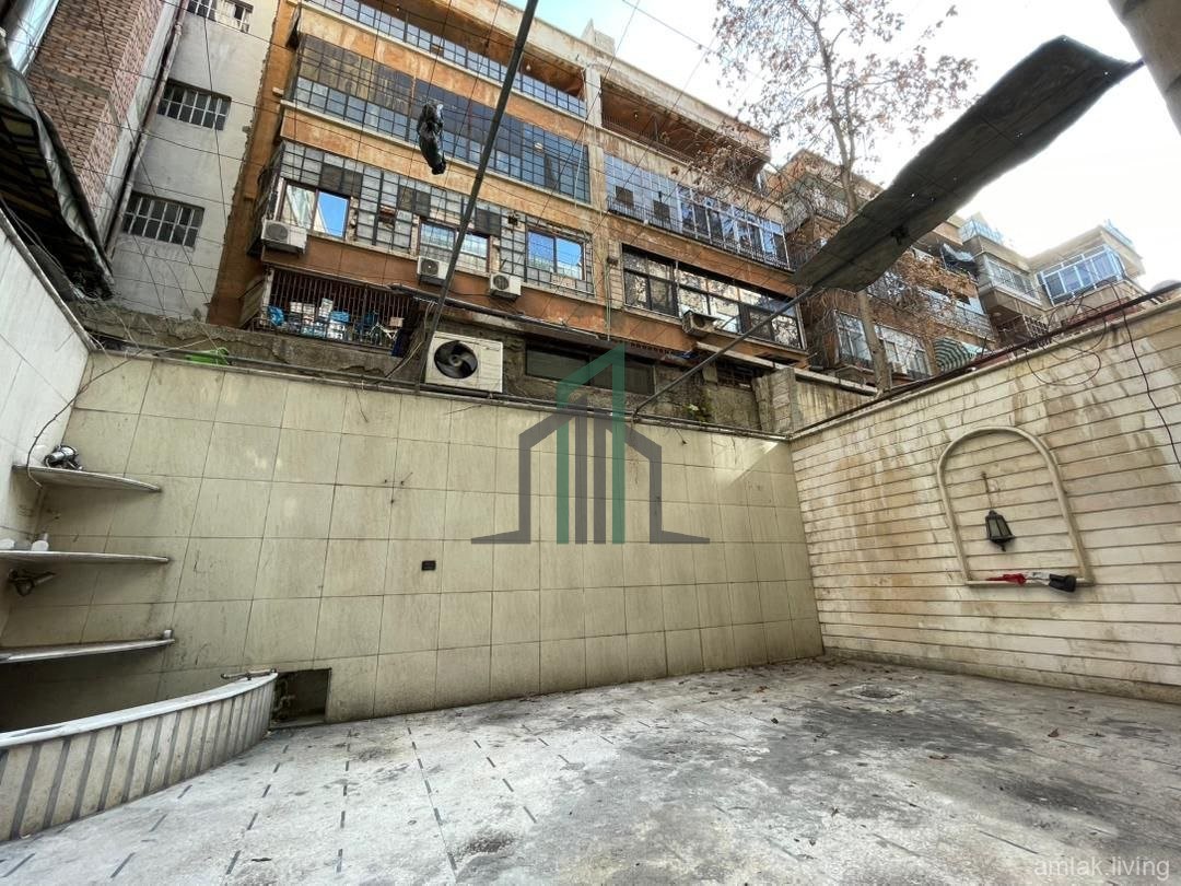 شقة قبو للبيع في البرامكة مقابل كلية الفنون