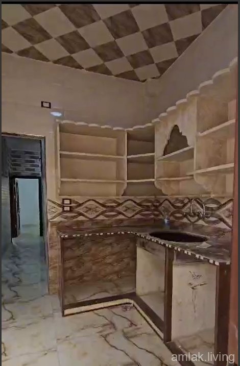 تاني فني للبيع اربع غرف ومنافع حرات