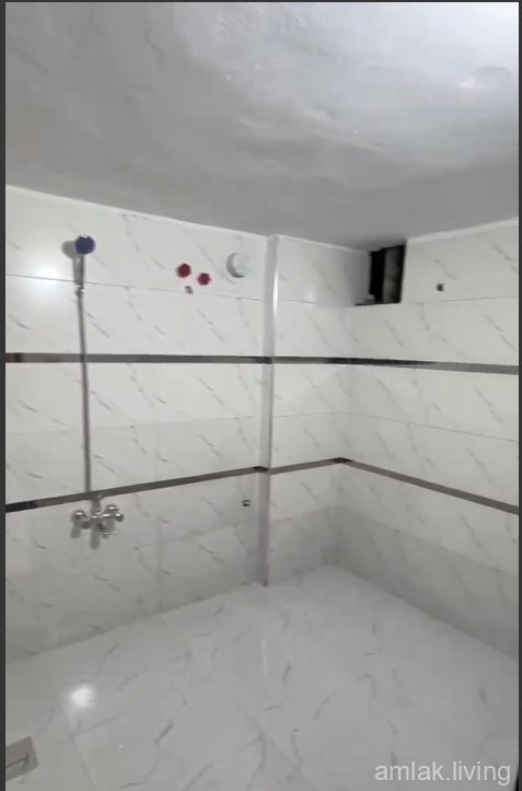 🔴للبيع   عدد الغرف : 3  الطابق : قبو بناء حديث اكساء جديييد