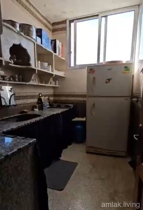 بسم الله الرحمن الرحيم للبيع طابق رابع فني – 3 غرف جاهز للسكن، إكساء جيد، تهوية ممتازة.