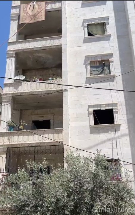 بسم الله الرحمن الرحيم 🔴للبيع   عدد الغرف : 6 على العضم  الطابق : ثاني  المنطقة : جامع الابرار ، حديقة الجلاء