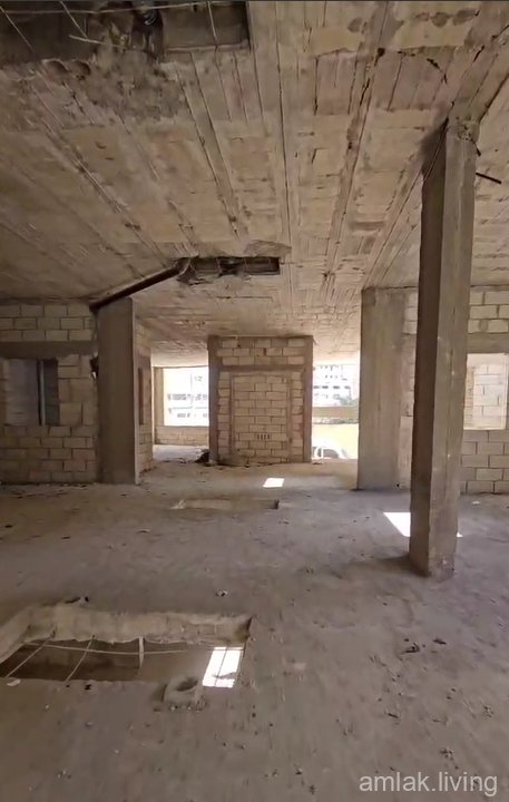 بسم الله الرحمن الرحيم 📢 للبيع – صالة بمساحة 200 م² وسط البلد!  🏗 على العضم، جاهزة للتجهيز حسب رغبتك 📏 المساحة: 200 م²، تناسب مختلف الاستخدامات