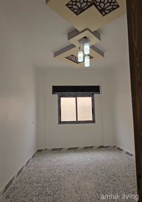 للبيع   طابق تالت فني مكون من خمس غرف ومنافع