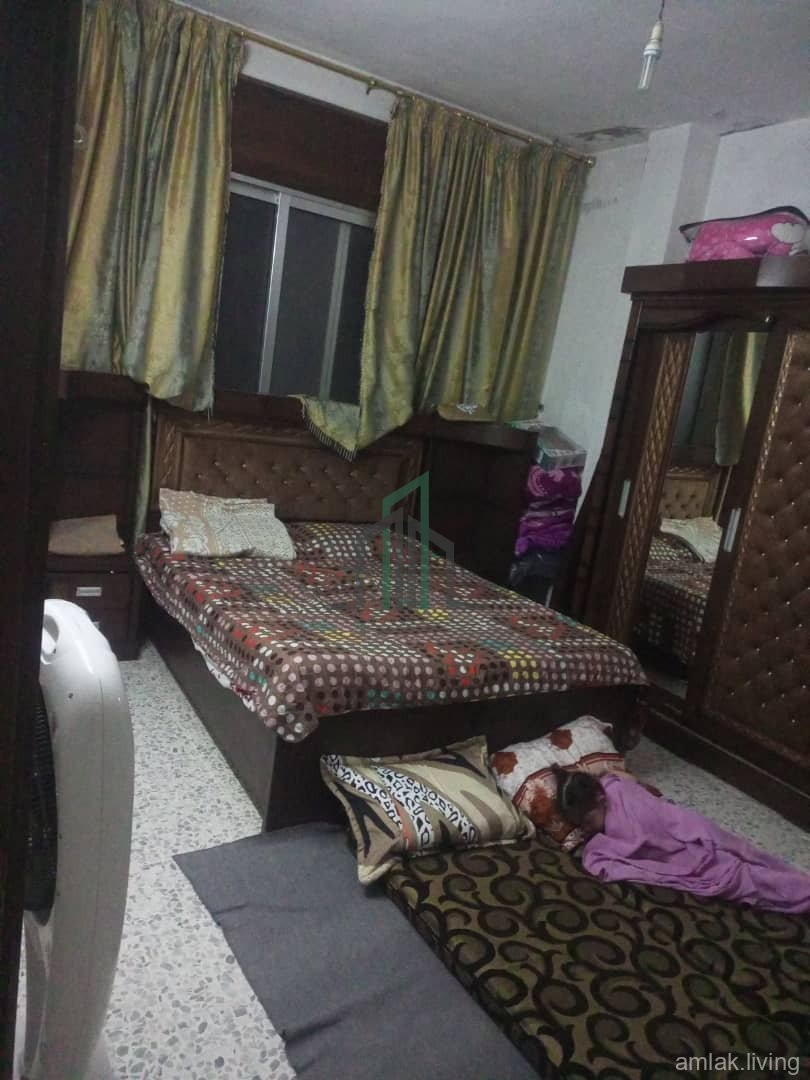 للايجار  شقة فاضية بكرم الشامي قرب جامع المنير  مؤلفة من 3 غرف كبار ومطبخ امريكي  اكساء ممتاز