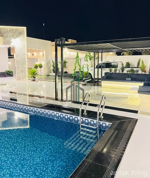 للبيع شقة دور أرضي ،طريق بيروت مجمع النوبل 440م