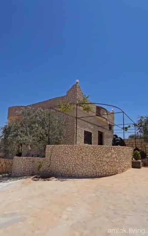 للبيع مزرعة مميزة شمال ادلب مساحتها دونمين