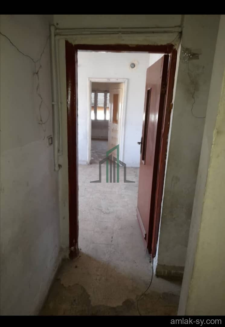 بيت بالقاعة ميدان للبيع