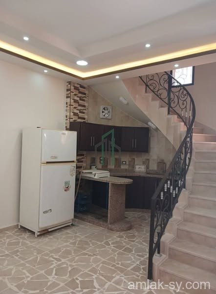 للبيع مزرعة 450متر بحماه على طريق حمص