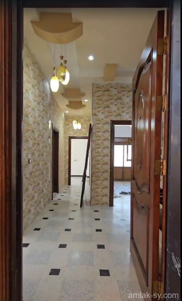 لعشاق الشقق الجديدة شقة 5 غرف ومنافع في حي الجامعه للبيع - مكتب السلام العقاري