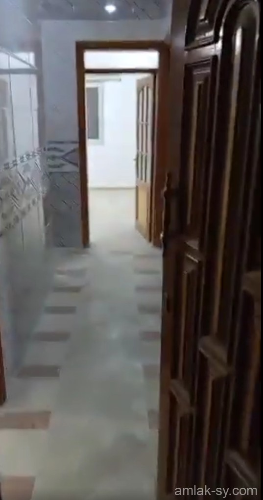 شقة طابق رابع فني في حي الجامعه للبيع - مكتب السلام العقاري