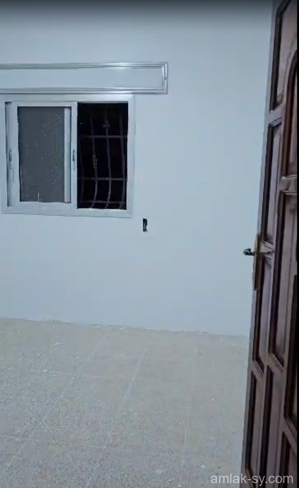 ابجور مكون من 3غرف ومنافع جانب حديقة الحسين للبيع  - مكتب السلام العقاري