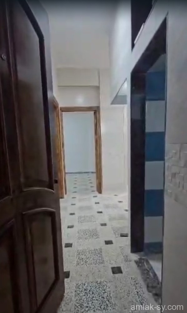 شقة 3 غرف ومنافع في اخر نزلة المستوصف في حي الجامعه للبيع - مكتب السلام العقاري