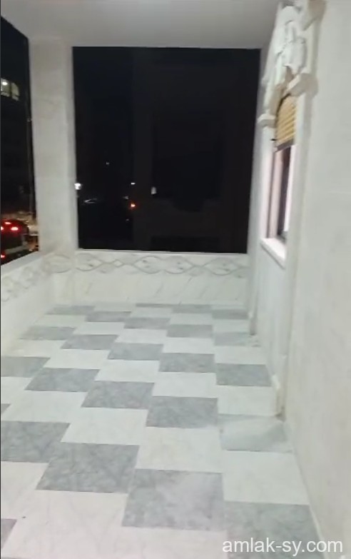 شقة 5غرف ومنافع سوبر دوبلس في طريق عين شيب للبيع - مكتب السلام العقاري