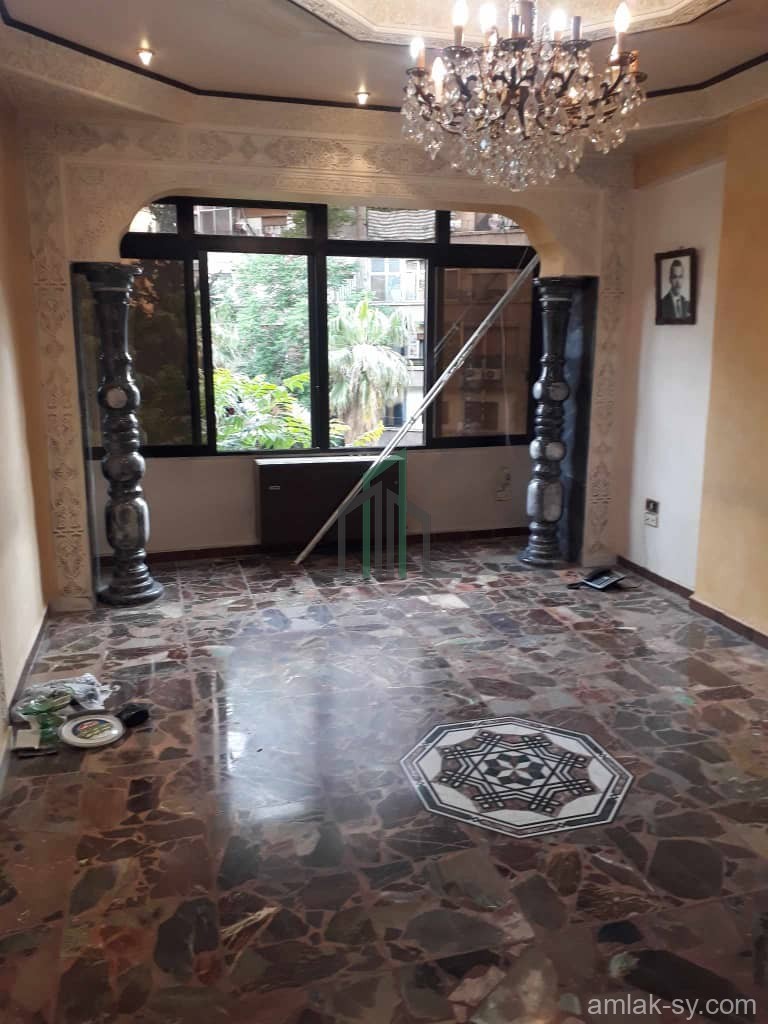 للبيع شقة 3غرف وصالون 115متر شرقي ركن الدين