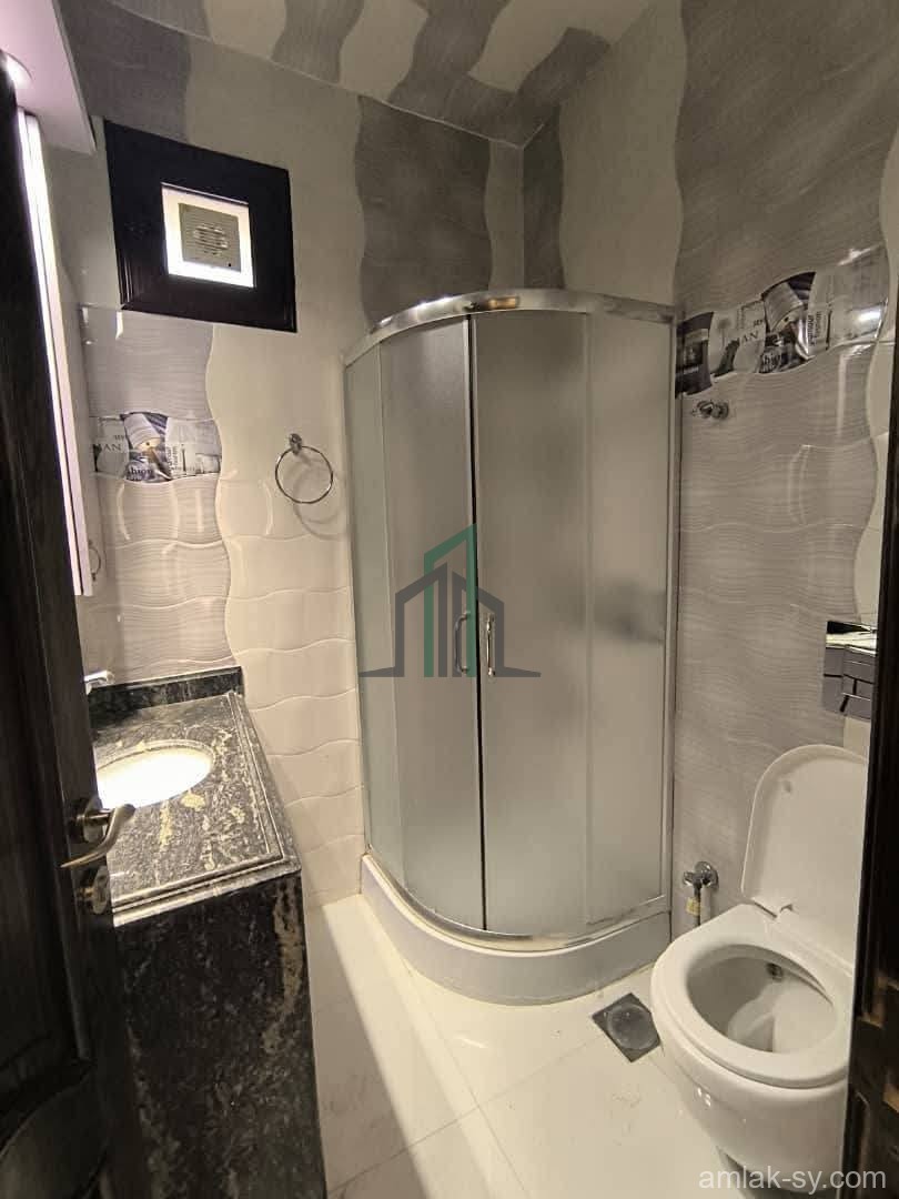 فيلا 180م في قرية الايمان