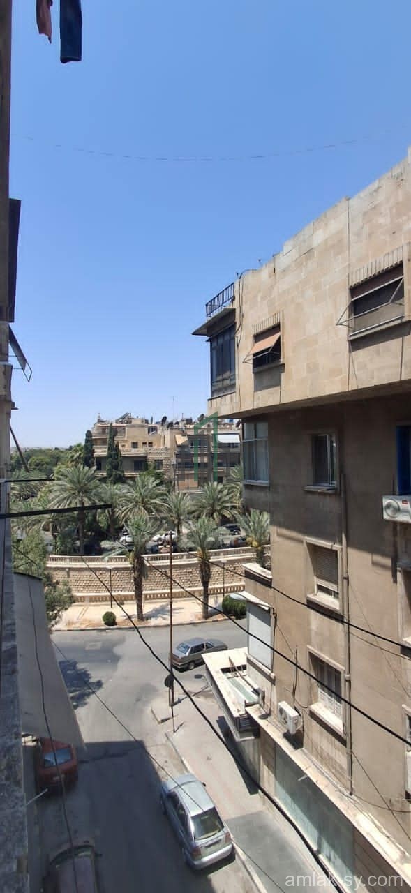 للبيع منزل ٤ غرف وصالون في العزيزية