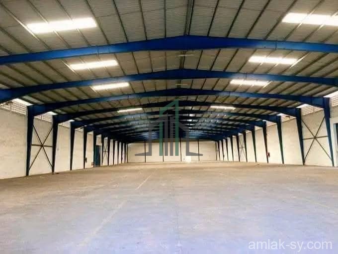 منشأة صناعية بموقع مميز في صحنايا للبيع