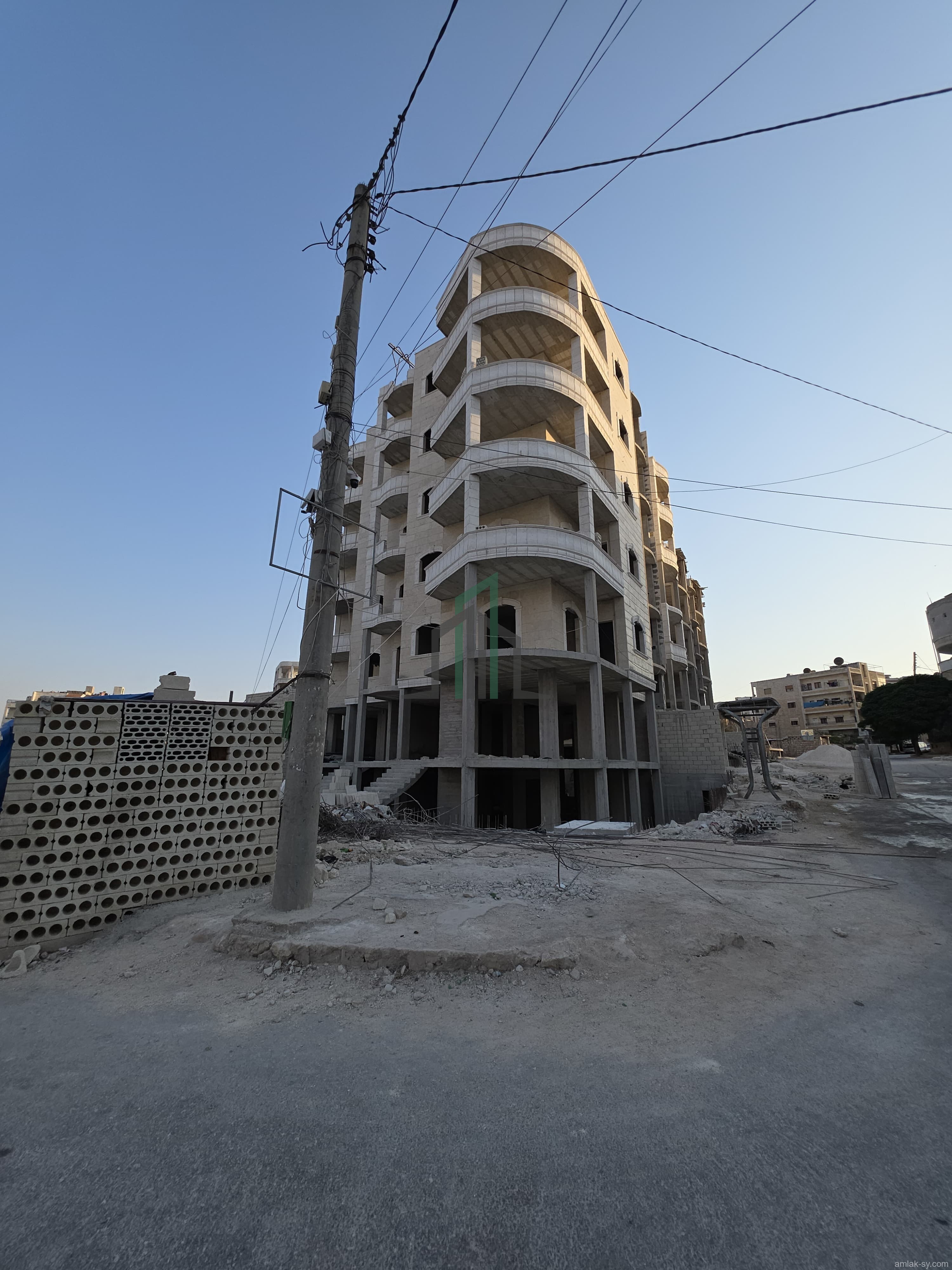 شقة 160م عضم في وادي النسيم للبيع