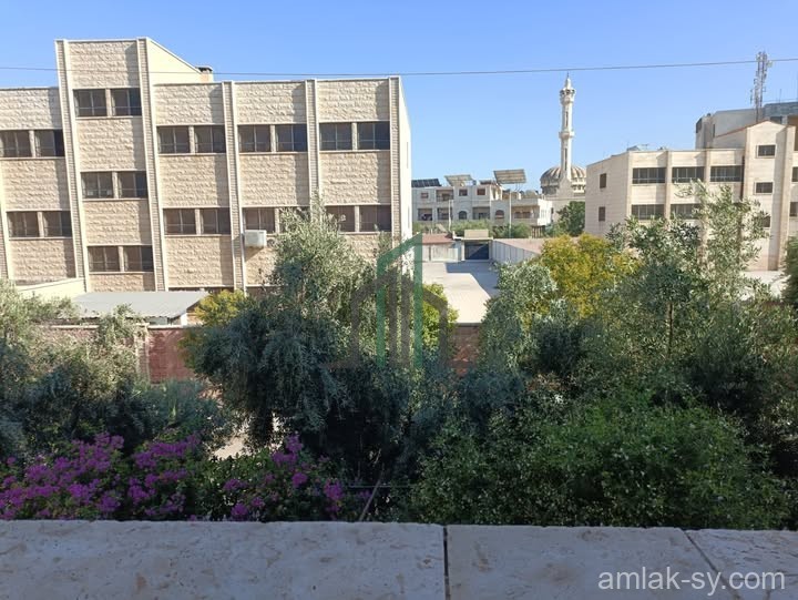 شقة 4غرف وصالون في حي الكرامة للبيع