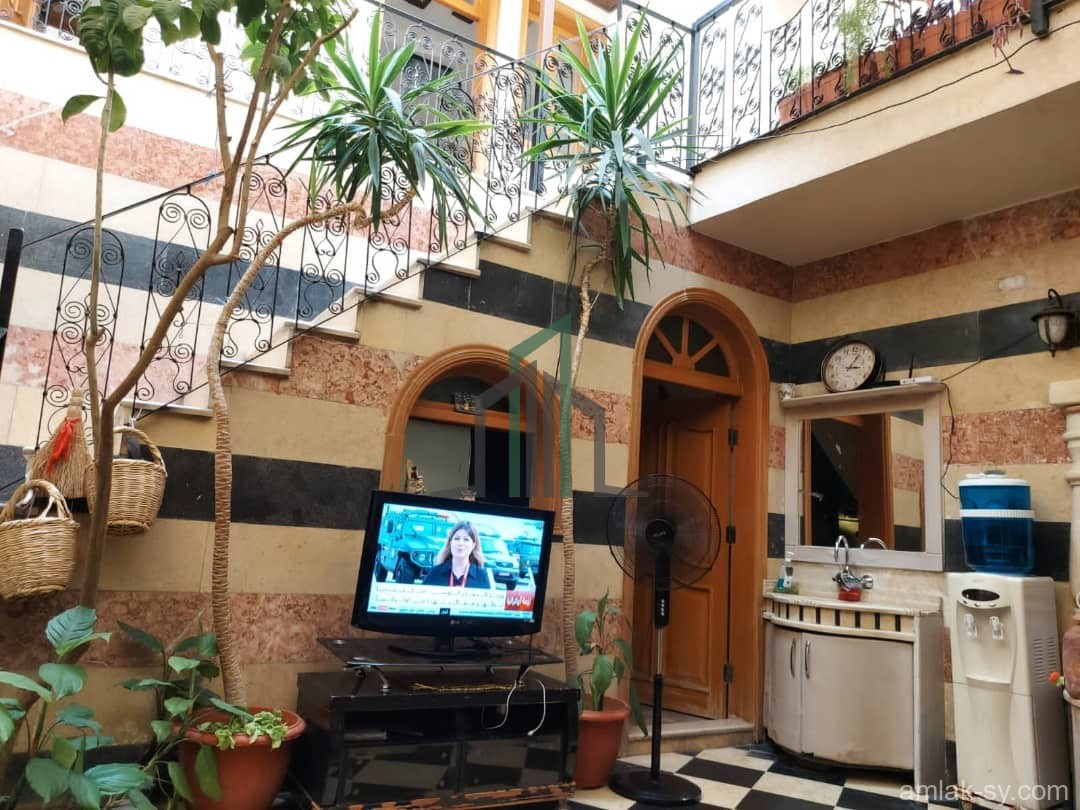 منزل عربي افرنجي 160م في شارع بغداد للبيع