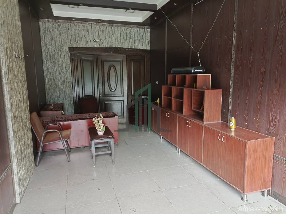 محل 40م ضمن السوق التجاري للبيع