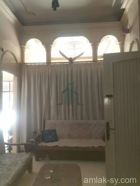 شقة أرضية 185م مع محلين في الارمن للبيع