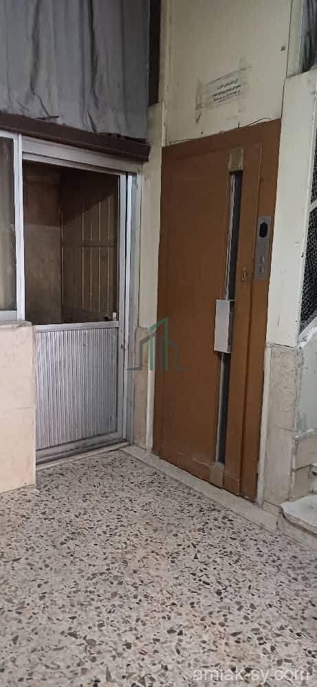 شقة 200م في العزيزية للبيع