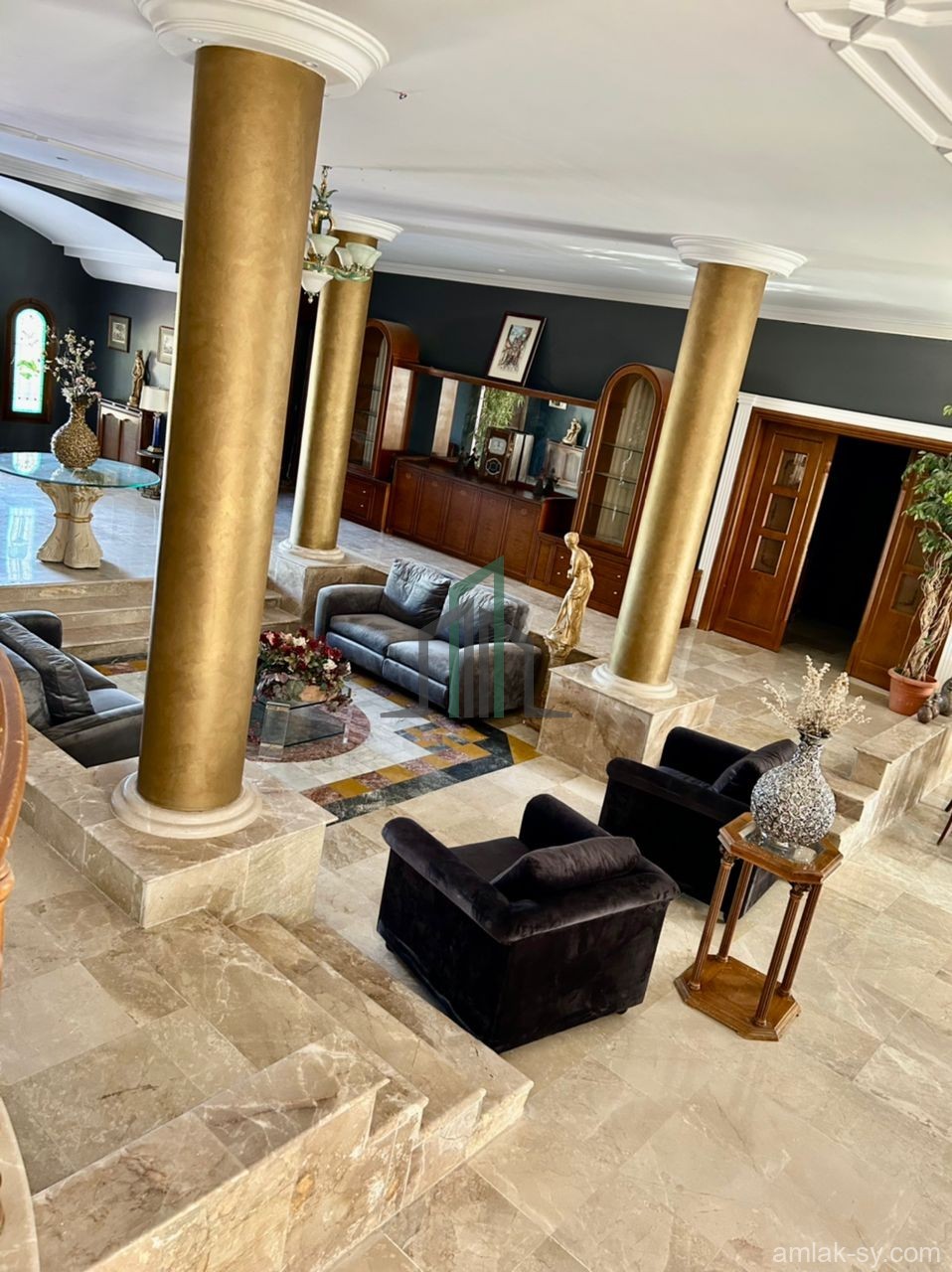 قصر 8دنم في يعفور للبيع او للايجار