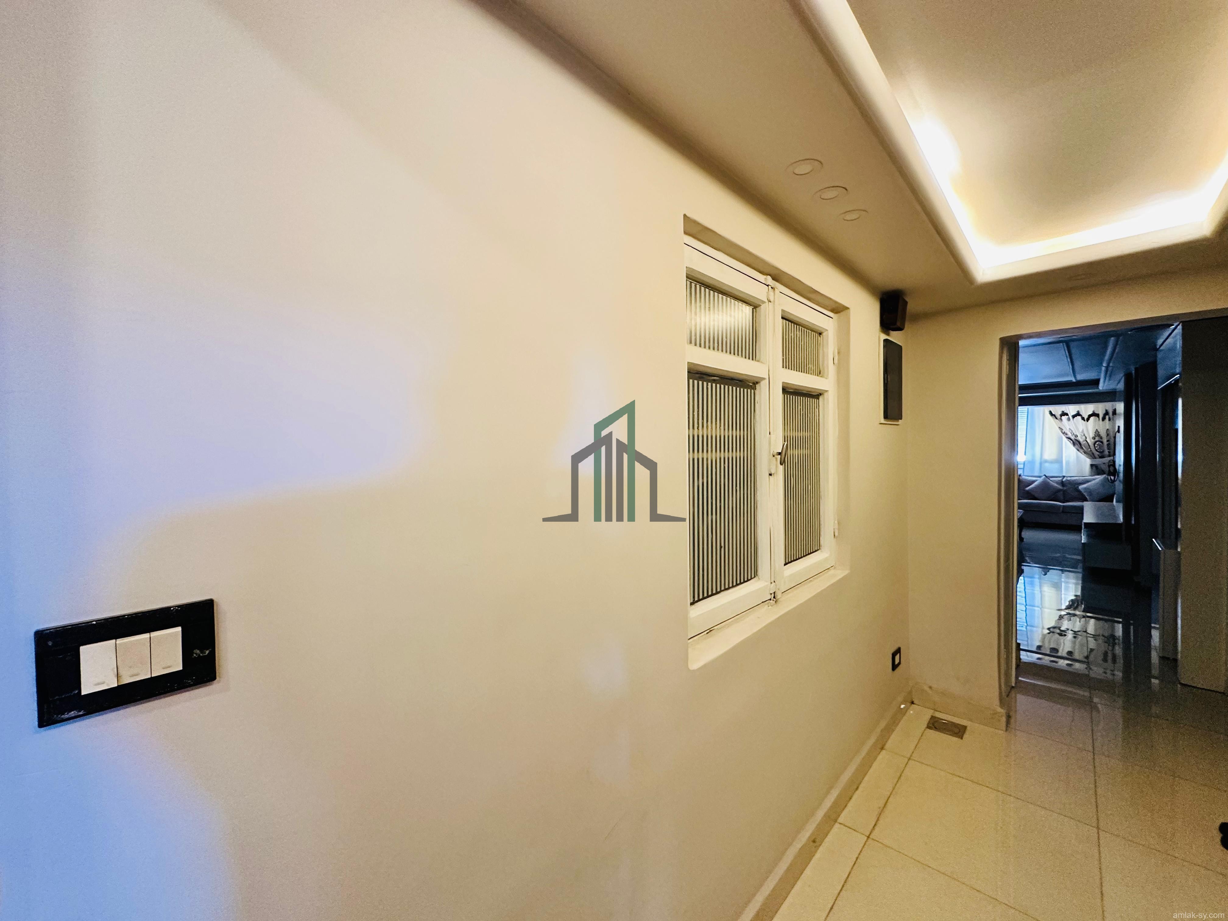 شقة 550م في شارع بغداد للبيع