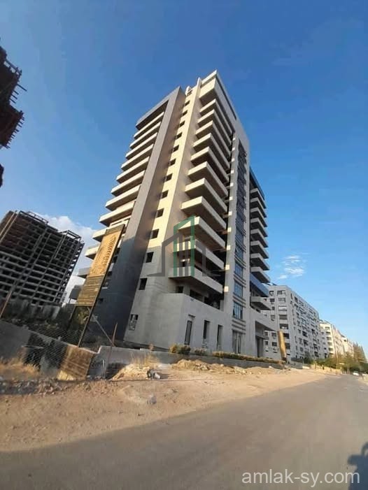 شفة 210م في الماروتا سيتي للبيع