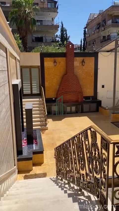 عقار ملكي دوبلكس منطقة القصور يصلح منزلي أو تجاري للبيع