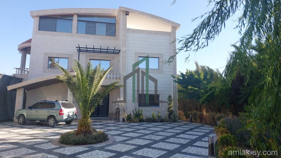 فيلا 400م على ارض بمساحة 1250م في خان الشيخ للبيع