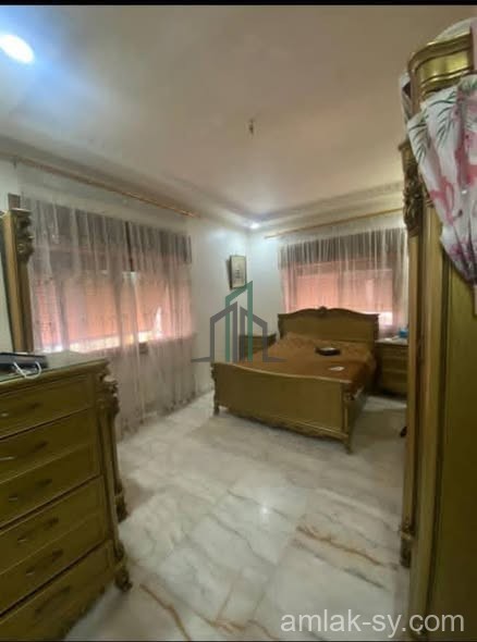 شقة 180م في تنظيم قرب جامع عبدالكريم الرفاعي في كفرسوسة للبيع