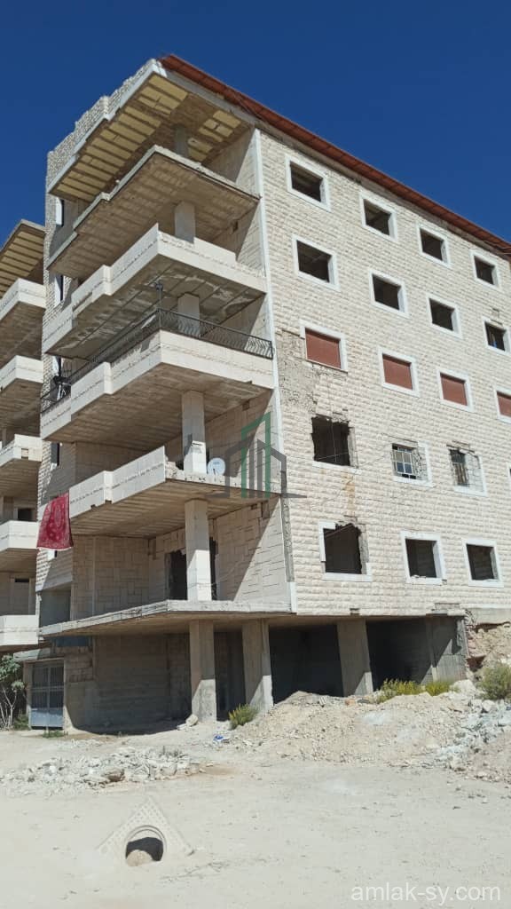 شقة 350م مكسية جاهزة للسكن بحاجة لدهان فقط في بقين المعمورة للبيع