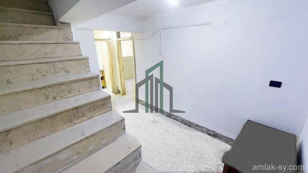 شقة للإيجار مقابل جامع حمو ليلا- اول طلعة الطحان بركن الدين