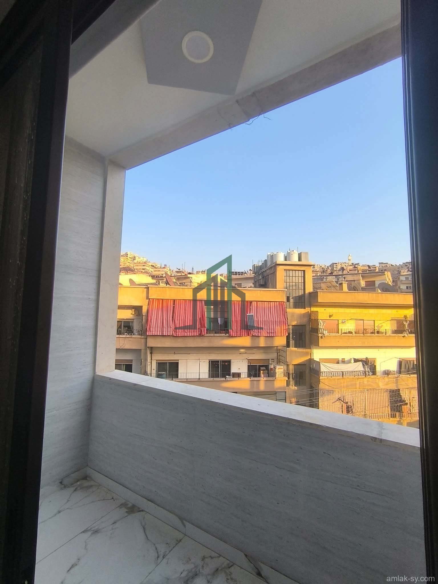 شقة للبيع 90 م قدسيا نزلة الأحداث بالقرب من فندق الدانا